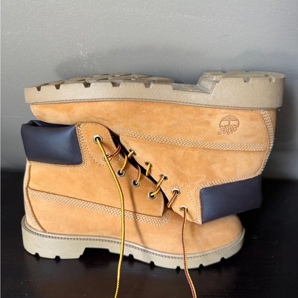 Timberland Boots - Picture 2 of 5